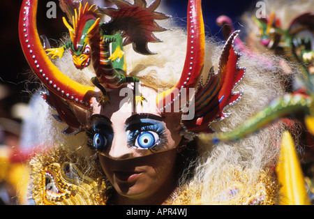 Maskierte China Supay Teufeltänzerin während des Diablada-Tanzes, Oruro-Karneval, Bolivien Stockfoto