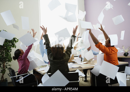 Jubel bei Treffen Geschäftsleute Stockfoto