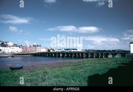 Die lange Brücke über Fluß Torridge bei Bideford, Devonshire, England Stockfoto