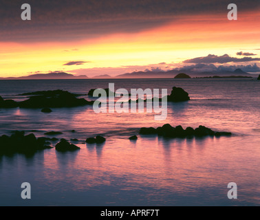 Sonnenuntergang über den äußeren Hebriden von Duntulm, Trotternish, Skye. Stockfoto