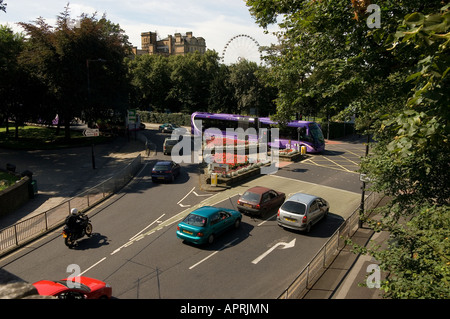 Verkehr auf Station Road York North Yorkshire England UK GB Großbritannien Stockfoto