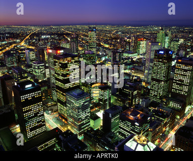 Melbourne CBD in der Nacht von oben Victoria Australien Stockfoto