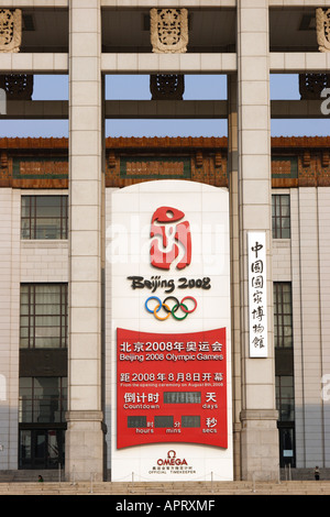 Museum für chinesische Geschichte mit Countdown-Uhr, Eröffnung im Rahmen der 2008 Sommer Olympischen Spiele Platz des himmlischen Friedens in Peking Stockfoto