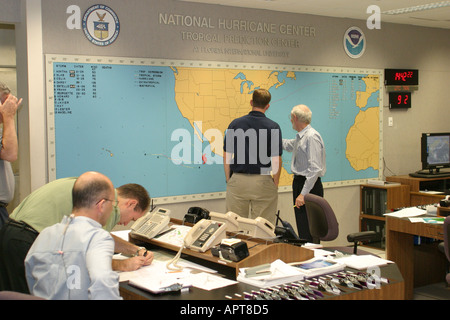 Miami Florida, NOAA, nationaler Wetterdienst, National Hurrian Center, Zentrum, Meteorologen, Wetterverfolgung, Hurrian Frances, FL0902040015 Stockfoto