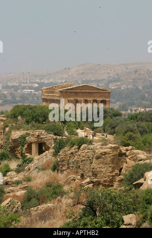 Tempel der Eintracht aus Richtung der Tempel der Hera Agrigento Tal der Tempel Stockfoto