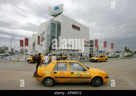 Shopping-Mall Bukarest Bukarest Innenstadt Rumänien Bucurest Bucuresti Hauptstadt touristische Reisen reisen Sightseeing Anblick Stockfoto