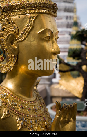 Gesicht von Kinora oder Garuda im Wat Phra Kaew auf dem Gelände des Großen Palastes, Bangkok, Thailand. Stockfoto