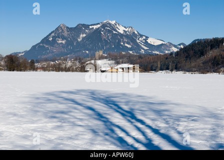 Gruenten Berggipfel in Winterlandschaft, zwischen Altstaedten und Fischen Oberallgaeu Bayern Deutschland Stockfoto