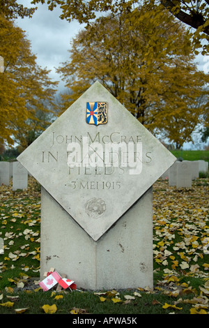 John McRae Memorial in Ypern. Er war ein kanadischer Dichter und Chirurg schrieb das Gedicht "In Flanders Fields" Stockfoto