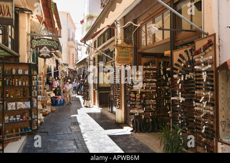 Geschäfte in der Altstadt, Rethymnon, Nordküste, Kreta, Griechenland Stockfoto