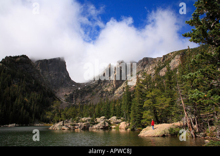 Wanderer bei Dream Lake, Rocky Mountain Nationalpark, Estes Park, Colorado, USA Stockfoto