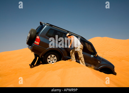 Stecken in der Wüste zu Big Red östlich von Dubai, Vereinigte Arabische Emirate Stockfoto