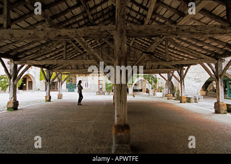 Monpazier, Dordogne, Frankreich. 15. Jahrhundert Markthalle in der Bastide-Stadt Stockfoto