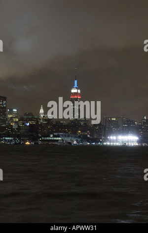 New York City auf eine dunkle und stürmische Nacht Stockfoto