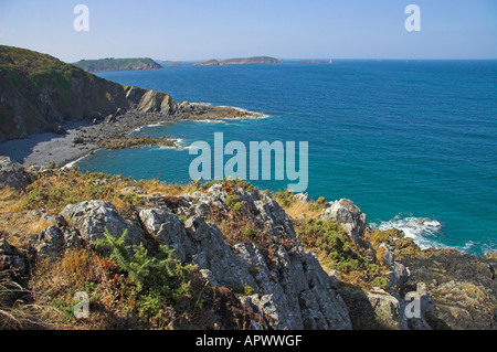 Blick vom Pointe de Minard in Richtung Pointe de Bilfot, in der Nähe von Plouézec, Côtes d ' Armor, Bretagne, Frankreich Stockfoto