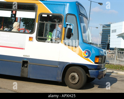 Stagecoach-Bus in die Stadt von Newport South Wales UK 2005 Stockfoto