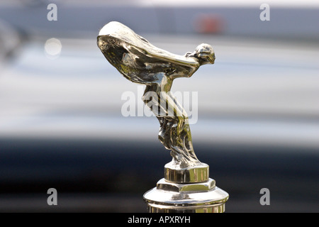 Silberne Lady Maskottchen auf der Motorhaube Haube von einem Rolls Royce Stockfoto