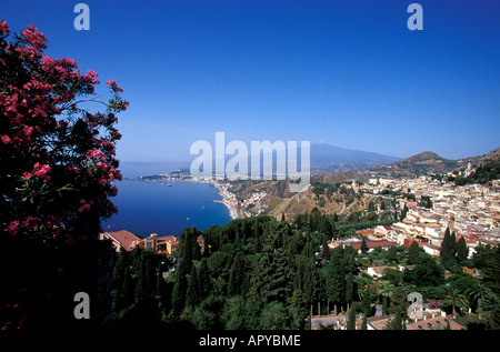 Taormina und den Ätna, Taormina, Sizilien, Italien Stockfoto