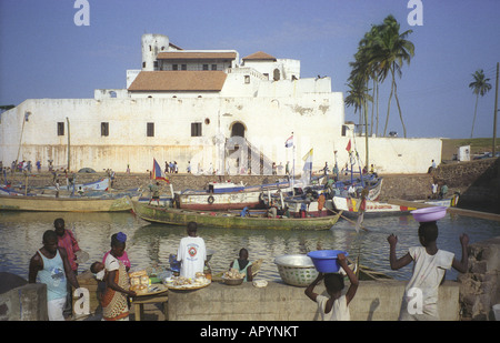 Der Hafen in der Nähe von Elmina Castle Cape Coast Ghana Westafrika Stockfoto