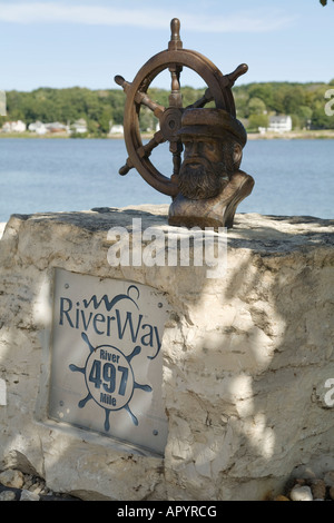 IOWA LeClaire Riverway Trail Zeichen und Kilometerstand Markierung entlang Mississippi Fluß 497 Meilen Stockfoto