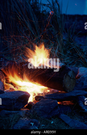 Close-up Lagerfeuer am Strand Alaska Stockfoto