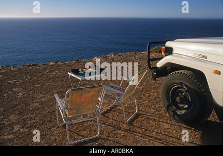 Nullabor Klippen, Great Australian Bight, Nullarbor, 4WD Rest in Bunda Cliffs, Eyre Highway, South Australia, Australien Stockfoto