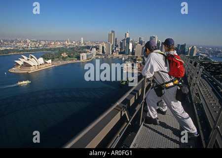 BridgeClimb. Ansicht von Sydney Harbour Bridge., Australien, New South Wales, Führer und Touristen auf der Harbour Bridge Tour, Bridgeclimb ist eine Stockfoto