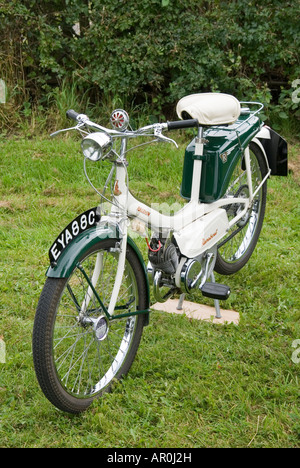 Moped-1965 Raleigh RM6 Runabout Stockfoto