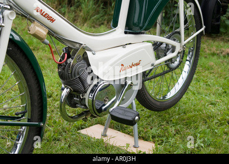 Detail der 1965 Raleigh RM6 Runabout moped Stockfoto