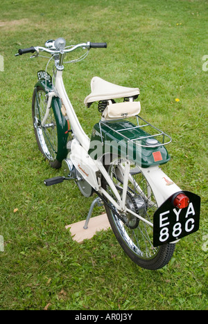 Moped-1965 Raleigh RM6 Runabout Stockfoto