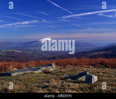 USK Valley und Zuckerhut von Waun llech in der Nähe von Llangynidr, Bannau Brycheiniog (Brecon Beacons National Park), Powys, Wales, Großbritannien Stockfoto
