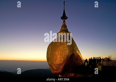 Kyaiktiyo nachts Kyaiktiyo-Pagode, Myanmar Stockfoto