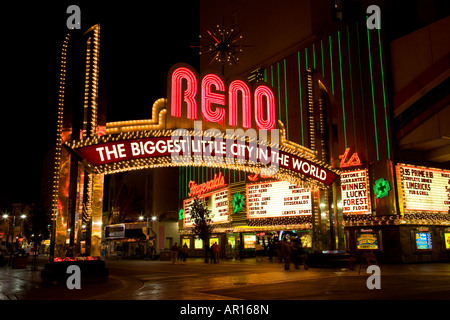 Die größte Kleinstadt in der Welt Zeichen Innenstadt von Reno Nevada Stockfoto