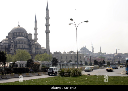 Blick auf die Straße in die Moscheen in Istanbul Türkei Stockfoto