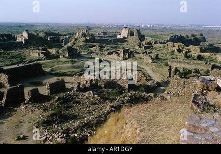 Tughlaqabad Fort, ruiniert Fort in Delhi von Ghiyas-Ud-Din Tughlaq.In 1321 begann er es aber died1324 gebaut. Fluch von Nizamuddin Auliya Stockfoto