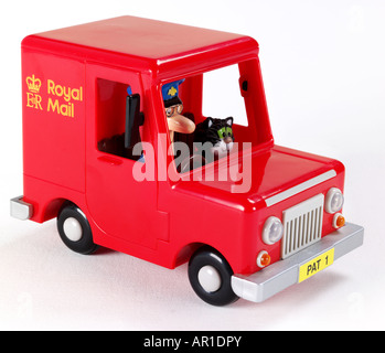 Studioaufnahme der Briefträger klopft roten van Stockfoto