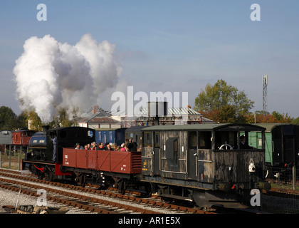 Alten Dampfzug ziehen carrages Stockfoto