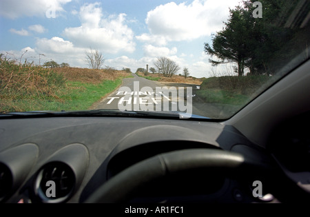 Denke Dieb Warnung auf einer Straße in der Nähe einer touristischen Region Stockfoto