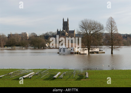 Ansicht von Worcester in der überfluteten Cricket ground Stockfoto