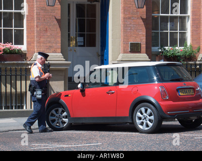[Traffic Warden] Parkplatz Ticket Straftat Leeds Stockfoto