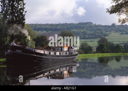 Canal de Bourgogne, in der Nähe von Chateauneuf-En-Auxois Burgund, Frankreich Stockfoto