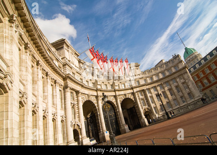 Horizontalen Weitwinkel der Admiralty Arch im herbstlichen Sonnenschein Stockfoto