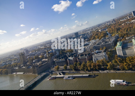 Horizontalen Weitwinkel Blick über die Dächer von Mittel- und Südeuropa London an einem sonnigen Tag Stockfoto