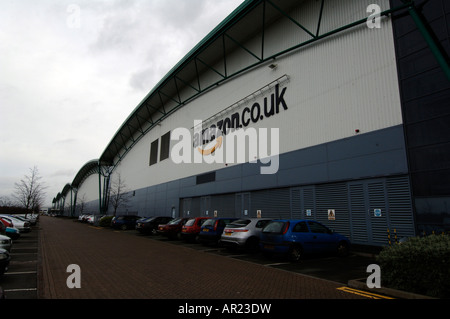 Amazon.Co.UK Distributionszentrum bei Marston Gate Milton Keynes England nimmt 540.000 qm Nutzfläche Stockfoto