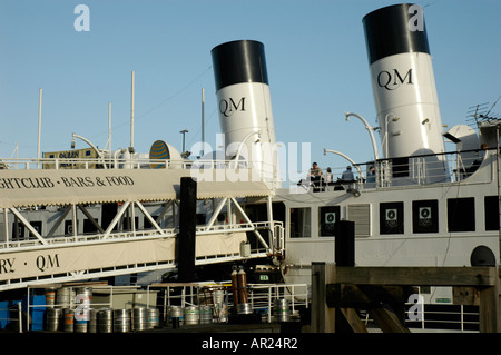 Queen Mary Schiff jetzt als Restaurant genutzt vor Anker auf dem Victoria Damm auf dem Fluss Themse London UK Stockfoto