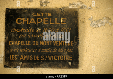 Frankreich-Provence-Board In französischer Sprache in der Priorei oben auf den Berg Sainte-Victoire Stockfoto