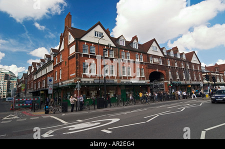Old Spitalfields Market auf Brushfield Street London befindet sich in den historischen Gebäuden der Horner Stockfoto