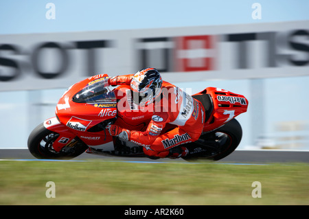 Carlos Checa Spanien Marlboro Ducati Polini Australian Grand Prix Phillip Island Moto GP 2005 Motorcyle Rennen Australien Stockfoto