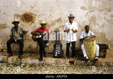 Straße Band - Grupo Los Pinos, Trinidad, Kuba Stockfoto