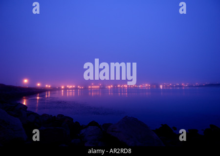 Morro Bay, Kalifornien USA neblig Hafen bei Sonnenaufgang Stockfoto